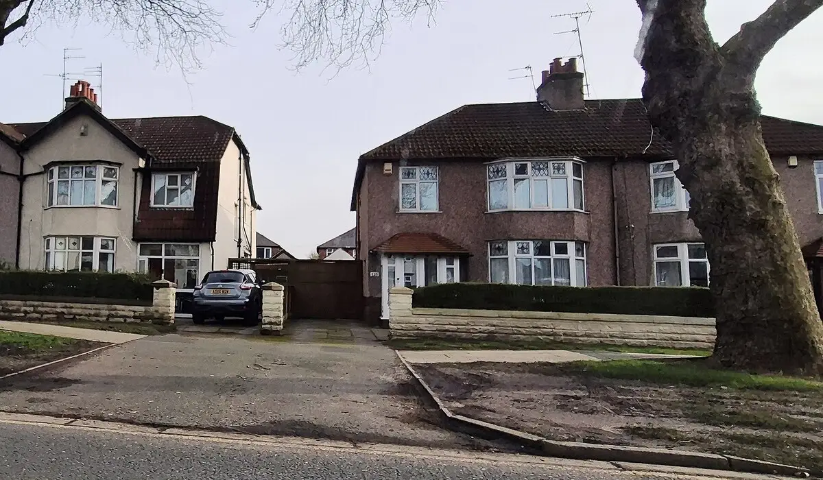 Home buyers survey near me in Liverpool, semi detached houses on Queens Drive in Mossley Hill